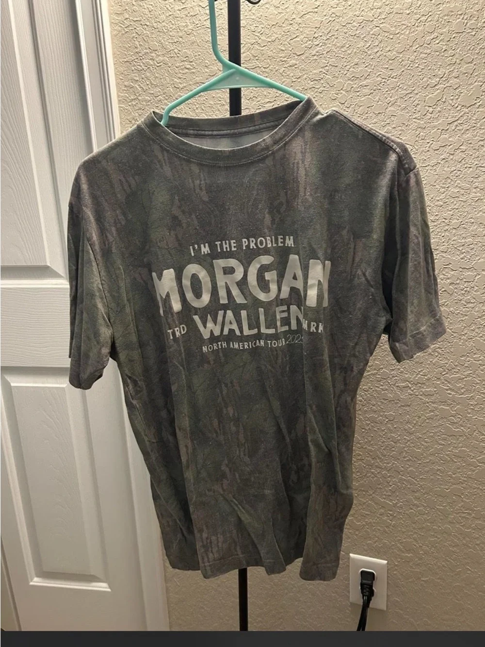 MORGAN WALLEN IM THE PROBLEM TOUR CAMO SHIRT small
